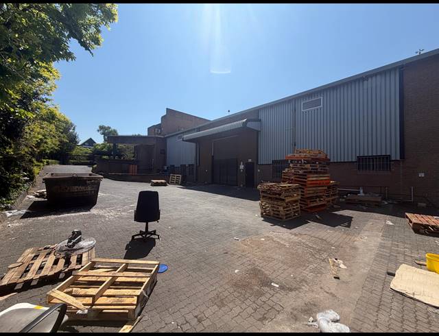1,760M² WAREHOUSE TO LET IN KYALAMI